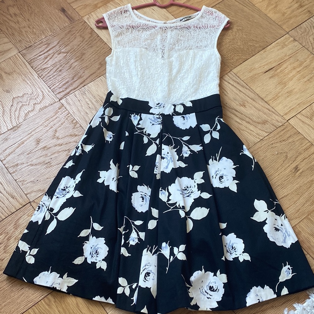 Mystic by ModCloth Sweetheart lace/floral dress